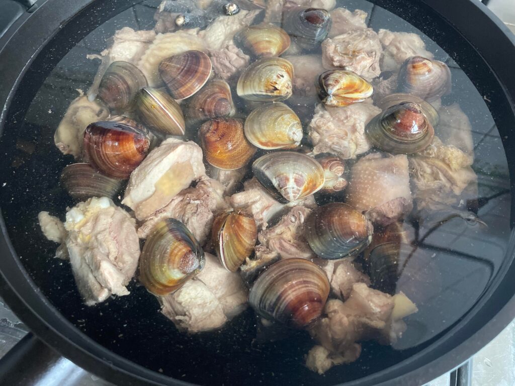 剝皮辣椒雞湯